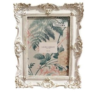 🆕- Laura Ashley Ornate Photo Frame Textured Hand-Crafted Resin. 5x7